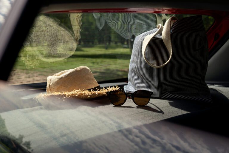 Automobilio salonas su gaiviu kvapu ir komfortiška kelionės atmosfera.